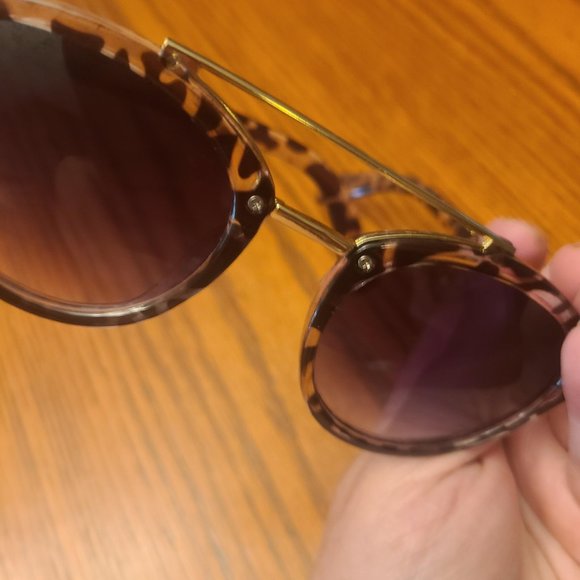 Urbanica Sunglasses - Picture 6 of 6